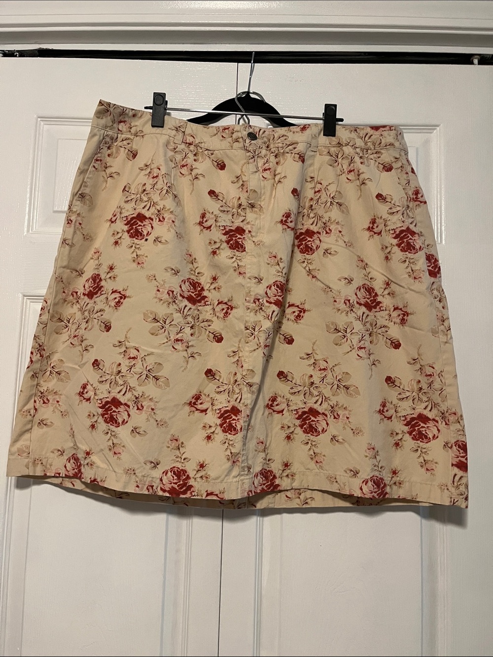 Izod Women’s Plus Size Beige A-Line Skirt with Red Rose Floral Print